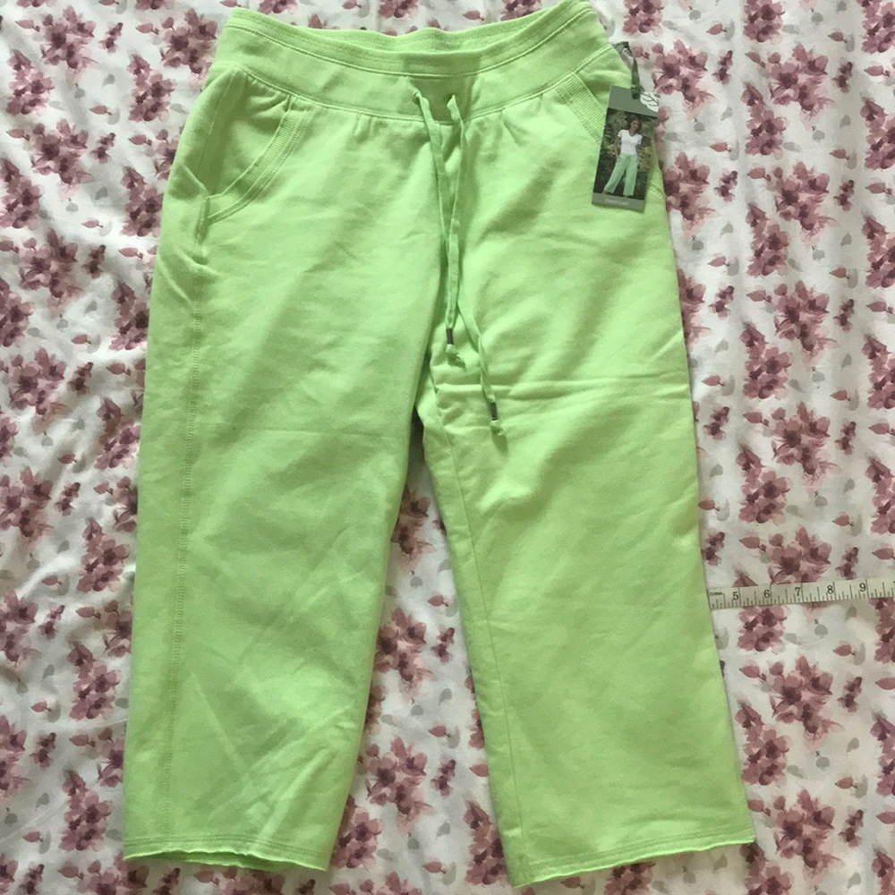 Green Tea fleece Capri Sweatpants - Picture 2 of 4